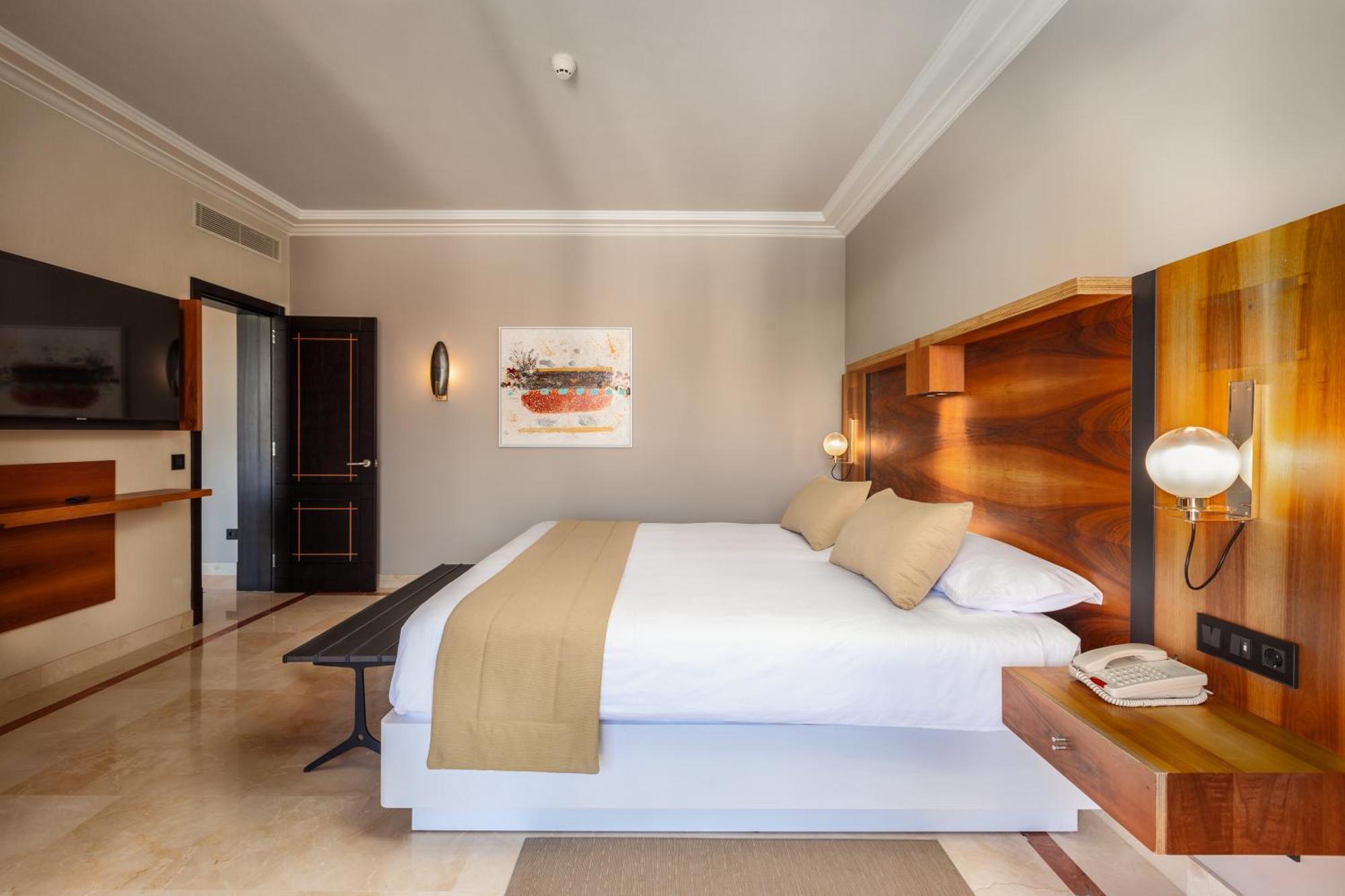 Lopesan Costa Meloneras Resort & Spa Room photo A bedroom at the hotel